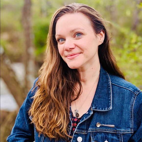 Meet your Posher, Katie - Picture 2 of 4